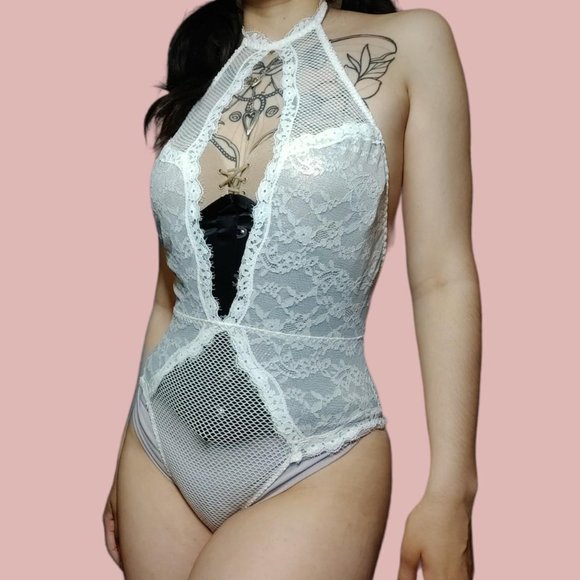 Victoria's Secret Lace & Mesh Plunge Halter Backless Bodysuit 🤍 - Picture 6 of 8